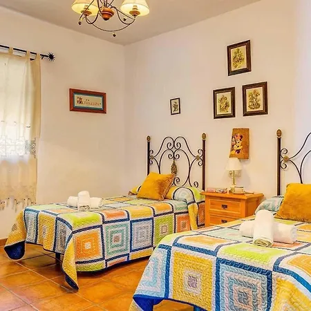 Mit Privatpool Fuer 6 Personen Ca 140 Qm In Nerja, Andalusien Costa Del Sol Holiday home